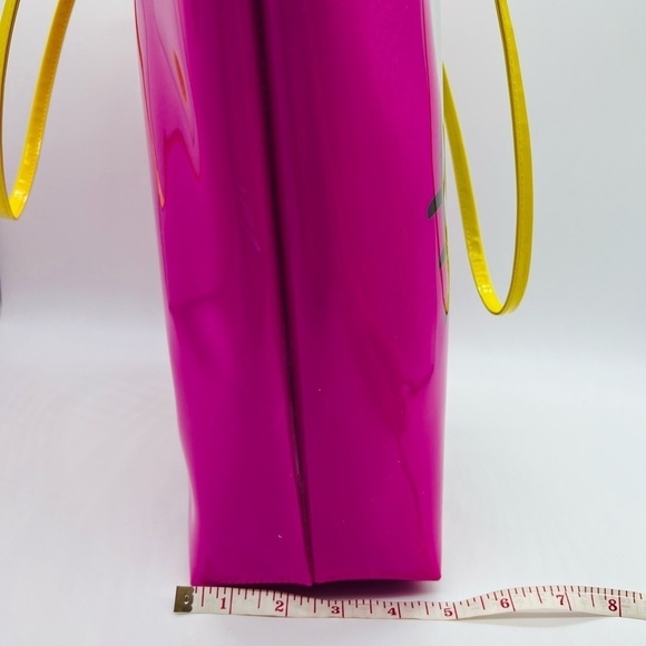 HELLO KITTY DYLAN’S CANDY BAR NY BRIGHT PINK AND YELLOW ZIPPERED TOTE - Picture 10 of 16